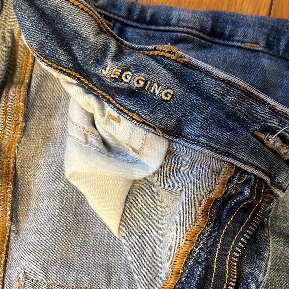 American Eagle Jeans - Picture 6 of 9